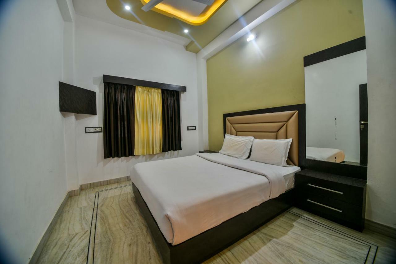 Hotel Vinayaka Nāthdwāra Eksteriør billede