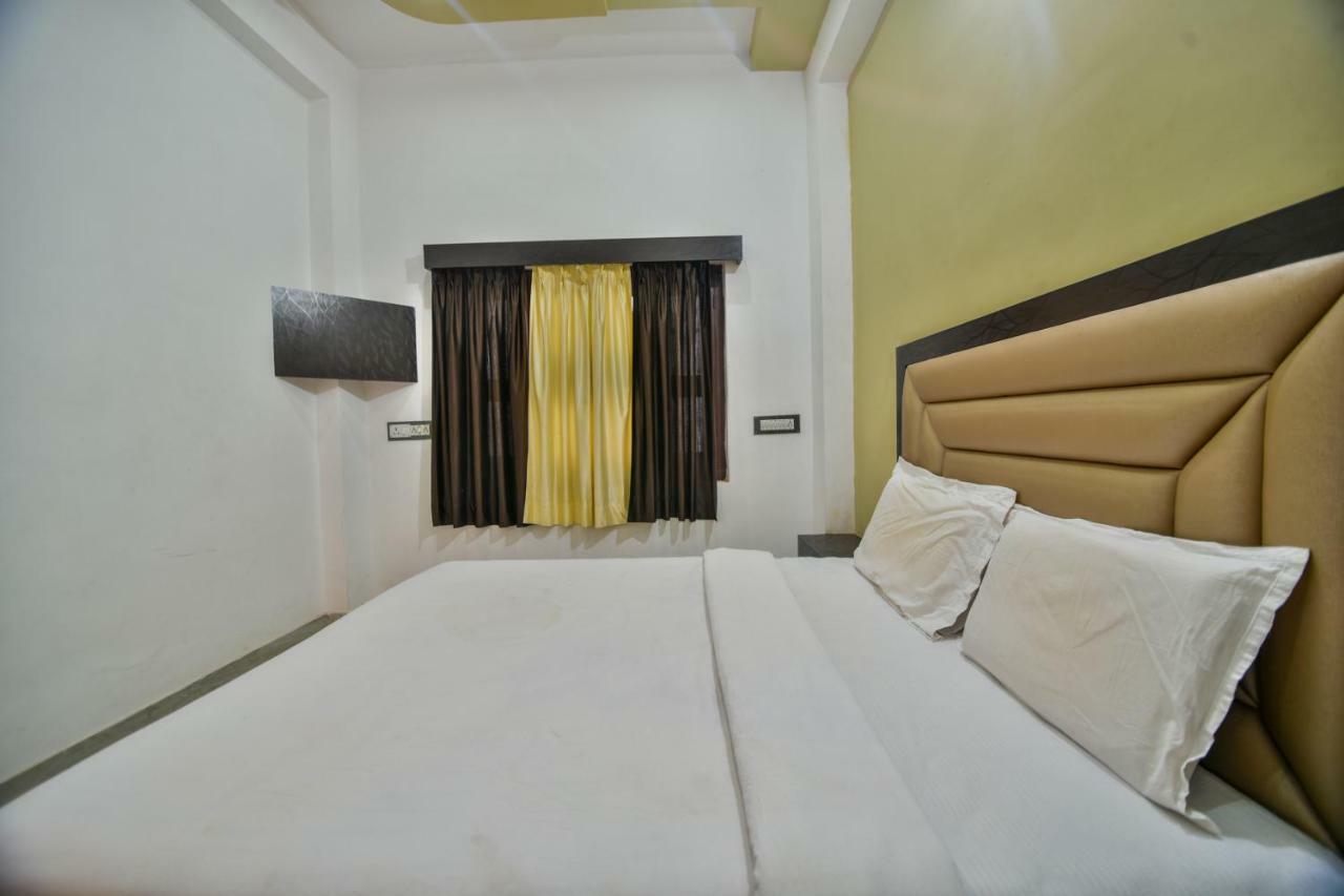 Hotel Vinayaka Nāthdwāra Eksteriør billede