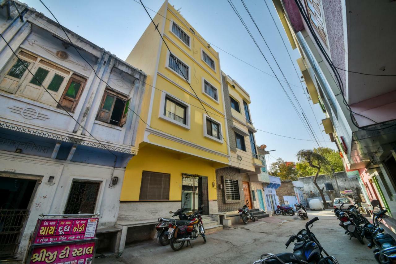 Hotel Vinayaka Nāthdwāra Eksteriør billede