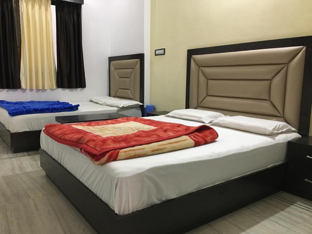 Hotel Vinayaka Nāthdwāra Eksteriør billede